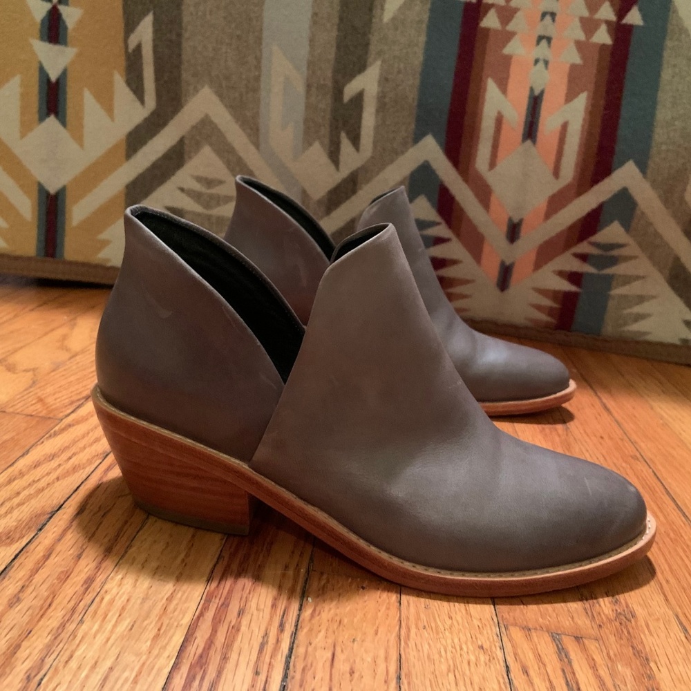 Fortress of Inca Elise Gray Booties Size 38